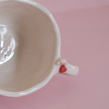 Carregar imagem no visualizador da galeria, Chloé Mug
