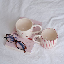 Carregar imagem no visualizador da galeria, Rosie Mug
