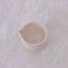 Carregar imagem no visualizador da galeria, Sweetheart Milk Jug
